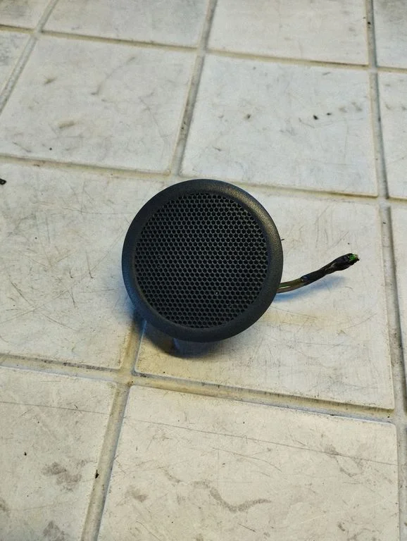 Panel speaker 6M2T18932BC34D8