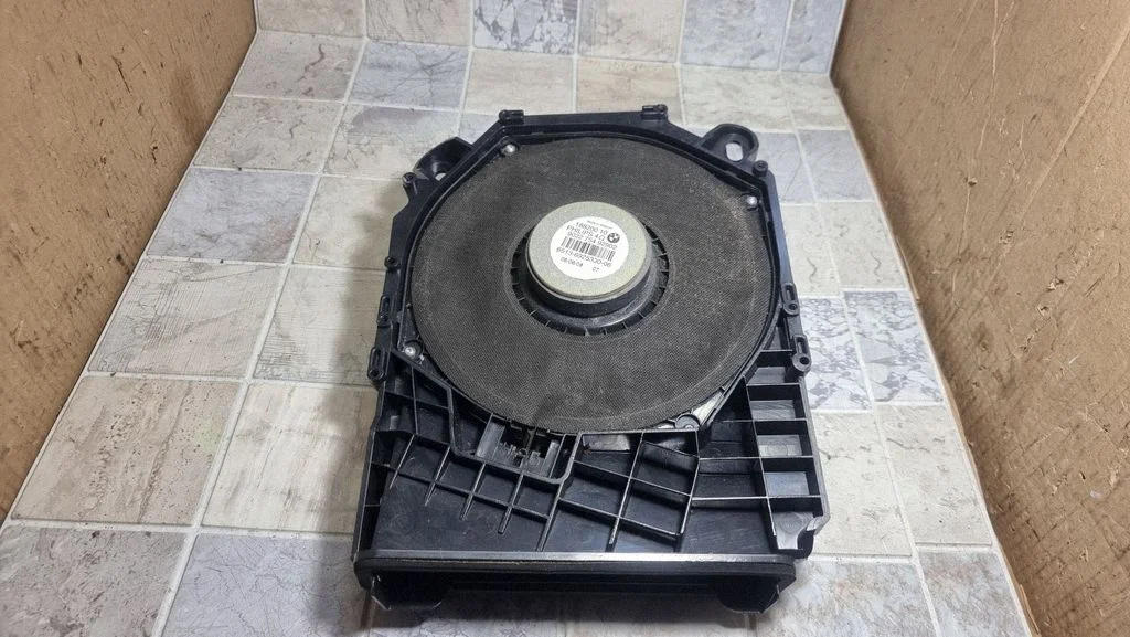 Subwoofer speaker 43040741982