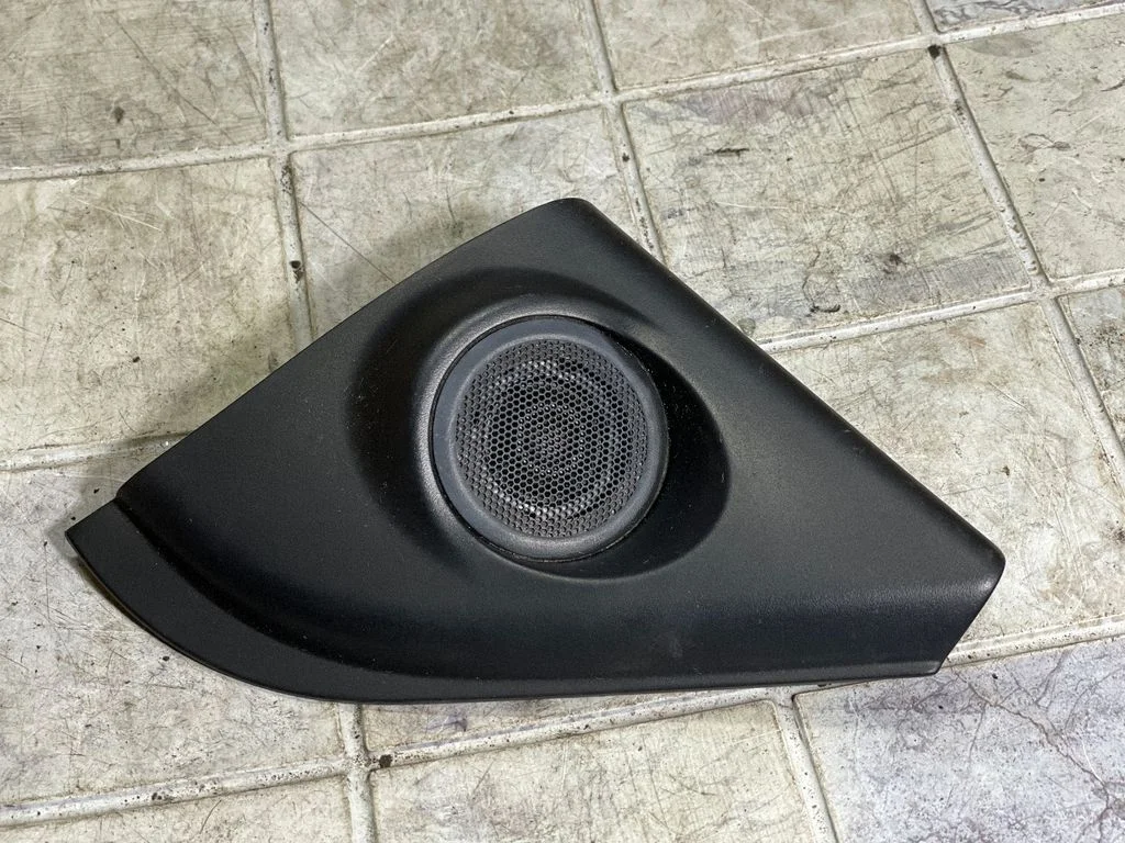 Skaļrunis panelī 6M2T18932EB