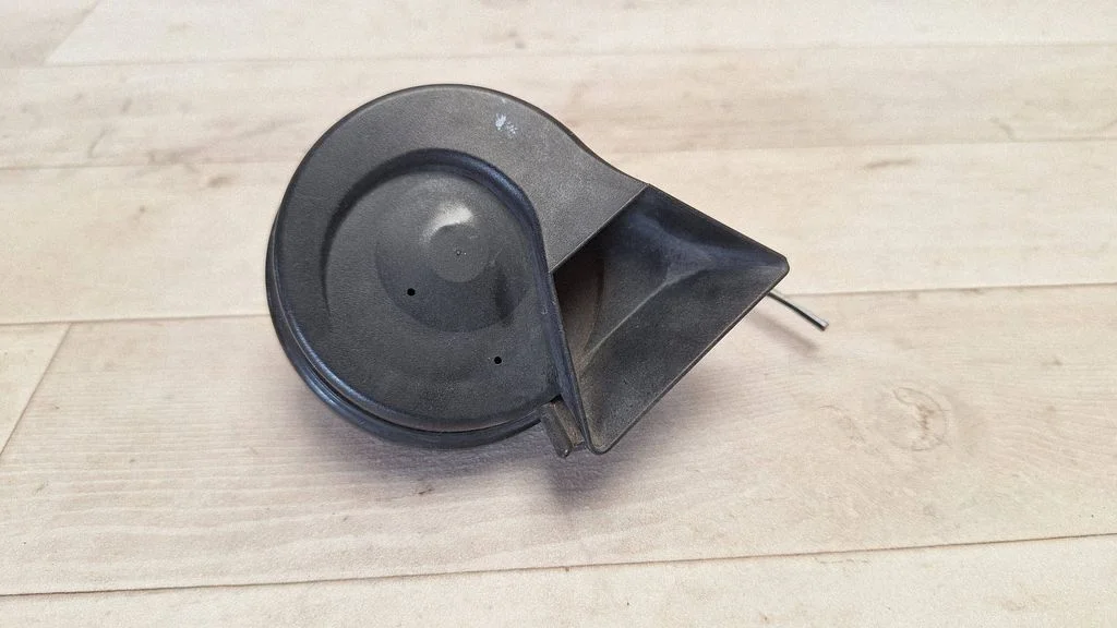 Horn signal 8E0951221A