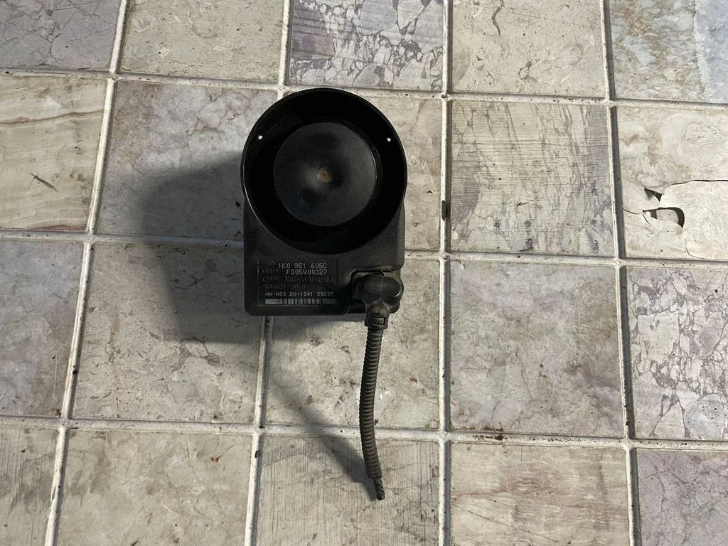 Alarm system siren 1K0951605C