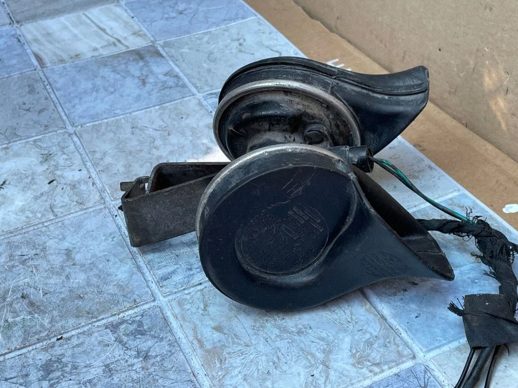 Horn signal – Chrysler Grand Voyager IV (2001-2007)