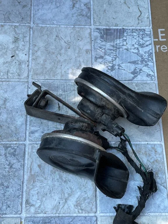 Horn signal – Chrysler Grand Voyager IV (2001-2007)