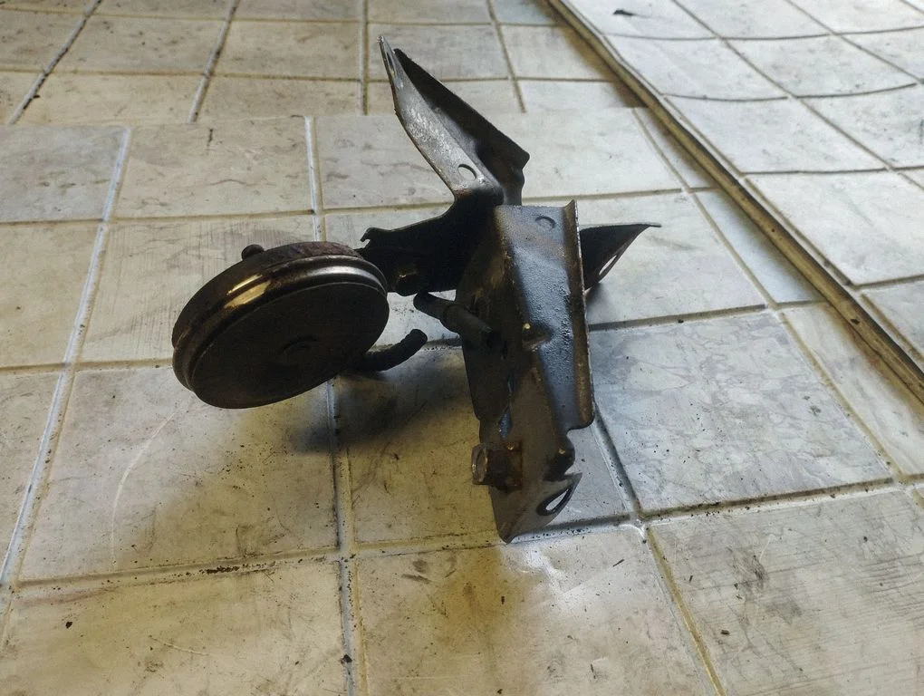 Horn signal – Honda CR-V (2007-2012)
