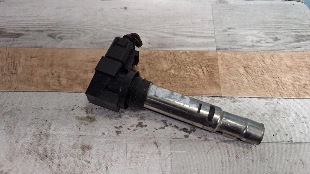 High voltage ignition coil R0401S00400