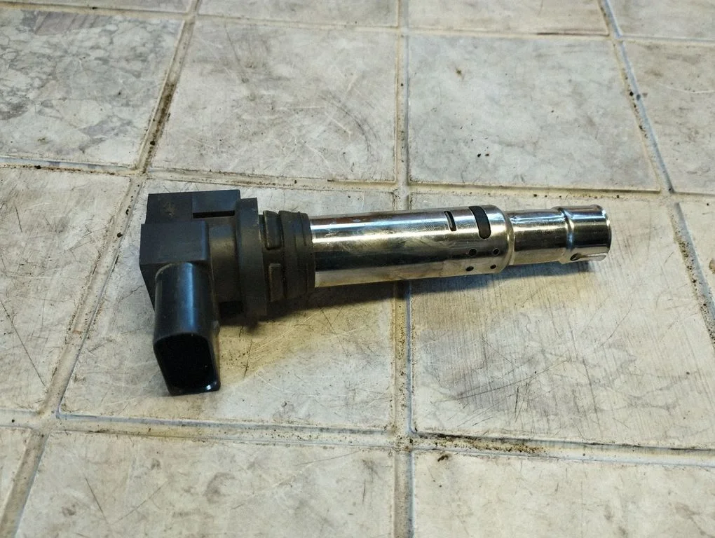 Augstsprieguma aizdedzes spole – Volkswagen Polo IV 9N3 (2005-2009)