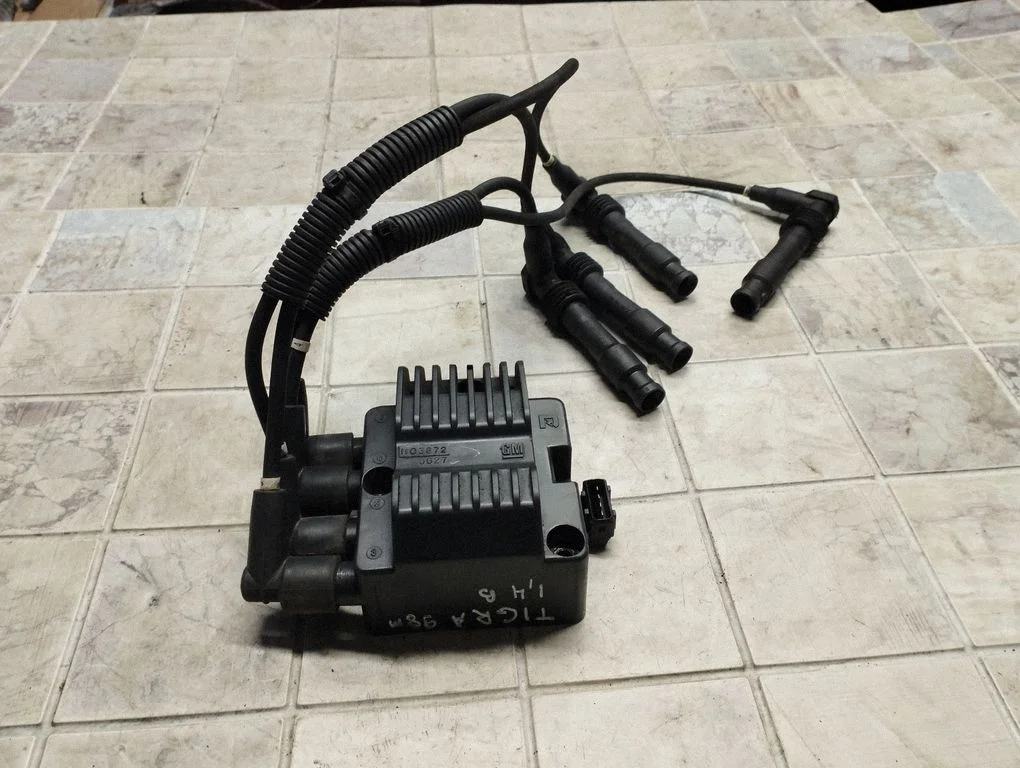 High voltage ignition coil 1103872 – Opel Tigra A (1994-2000)