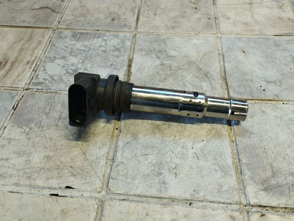 Augstsprieguma aizdedzes spole – Volkswagen Polo IV 9N3 (2005-2009)
