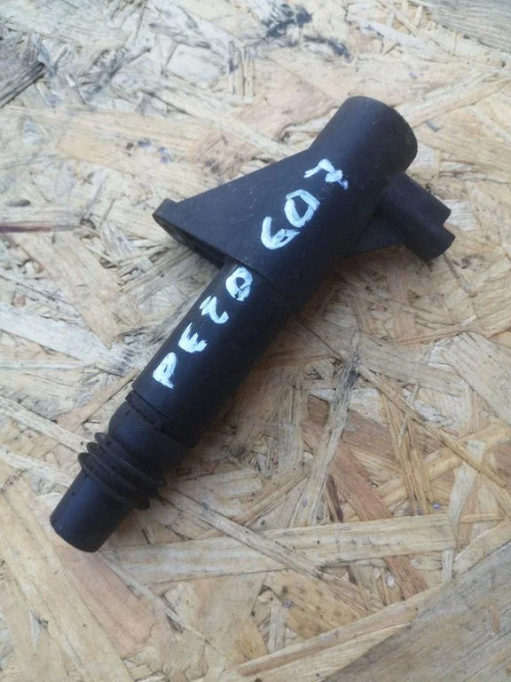 High voltage ignition coil