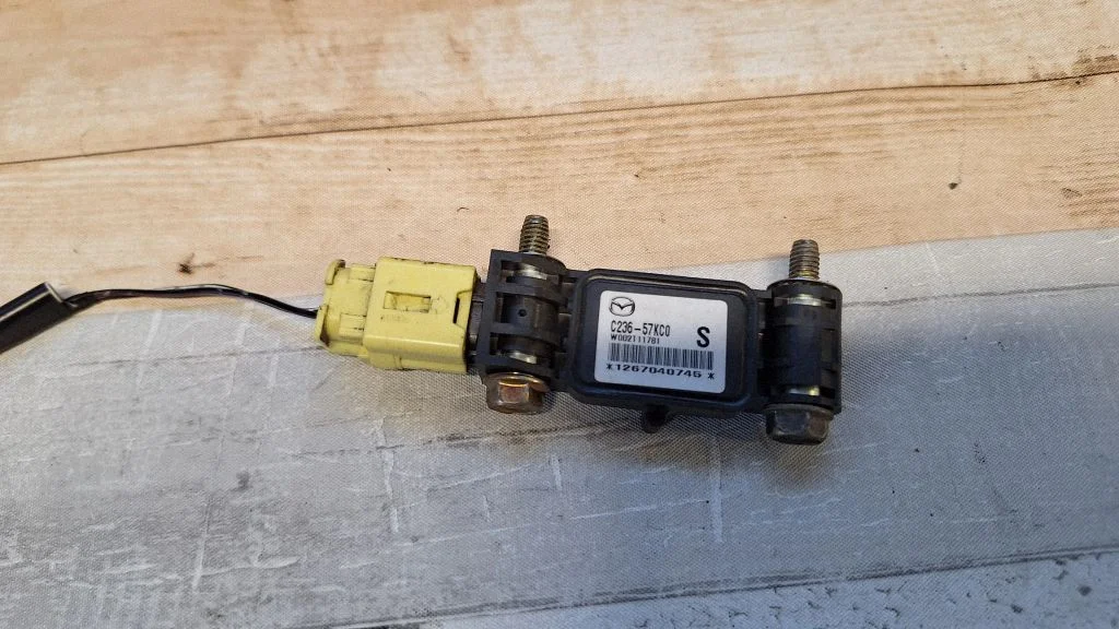 Drošības spilvenu trieciena sensors C23657KC0