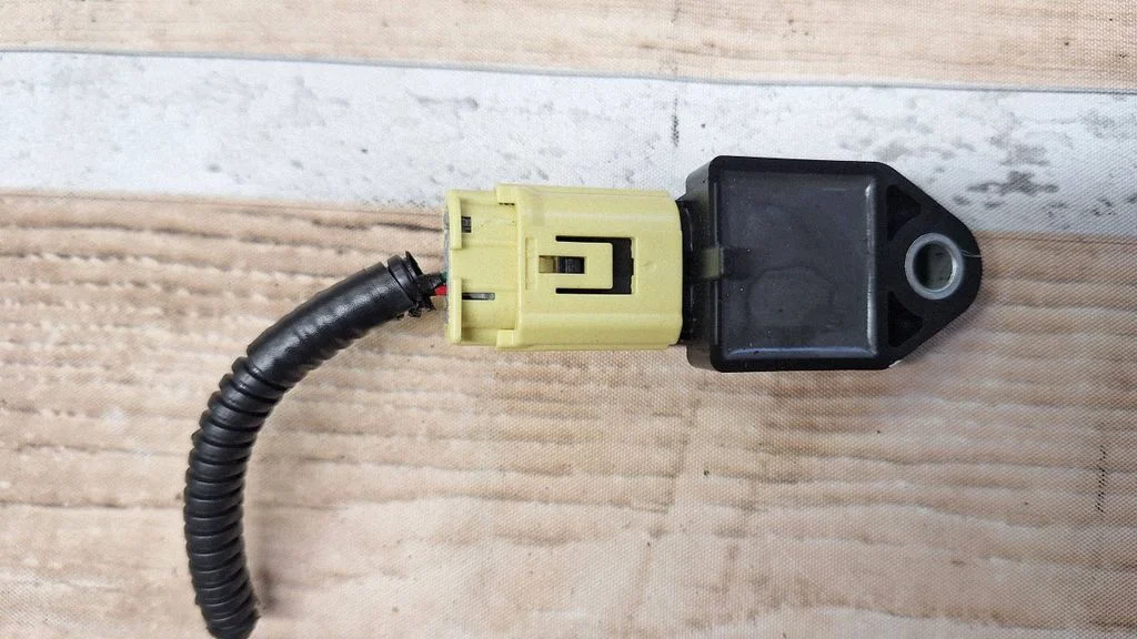 Airbag deployment crash/impact sensor 898310W010
