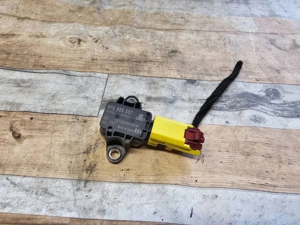 Airbag deployment crash/impact sensor 8P0955557