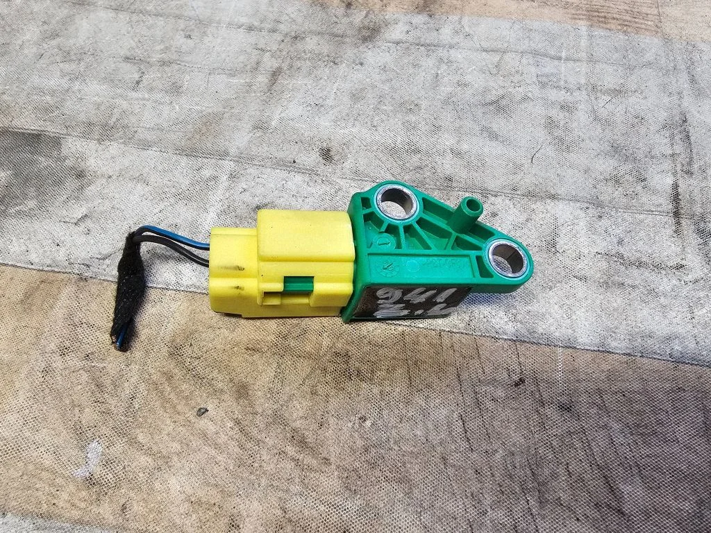 Airbag deployment crash/impact sensor – Audi A5 Sportback 8TA (2009-2016)