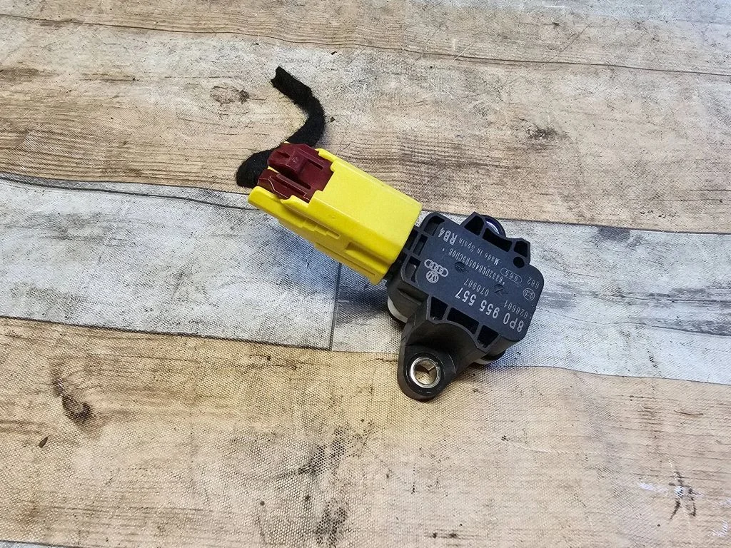 Airbag deployment crash/impact sensor 8P0955557