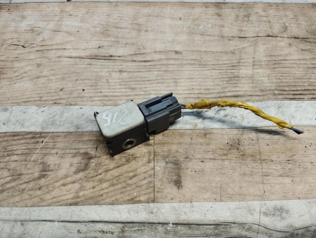 Airbag deployment crash/impact sensor 959202B000