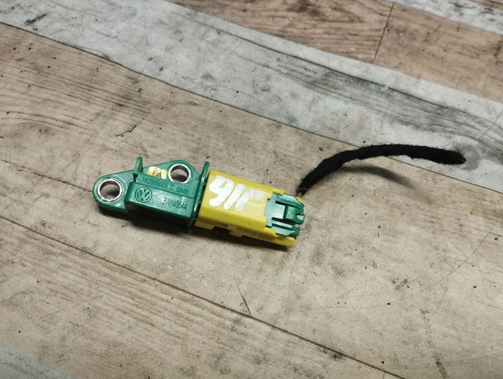 Airbag deployment crash/impact sensor 1K0909606C
