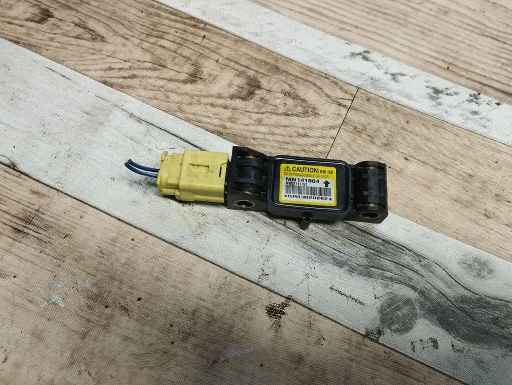 Airbag deployment crash/impact sensor MN141004