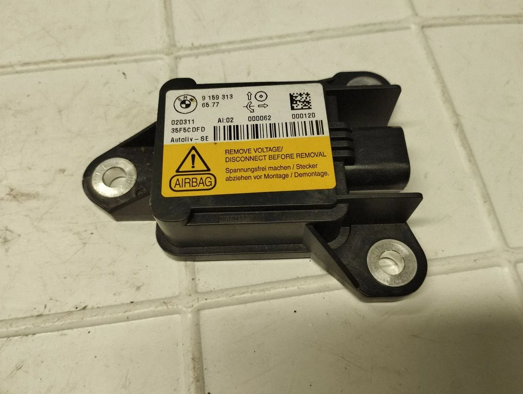 Airbag deployment crash/impact sensor – BMW 5 Series GT F07 (2010-2017)