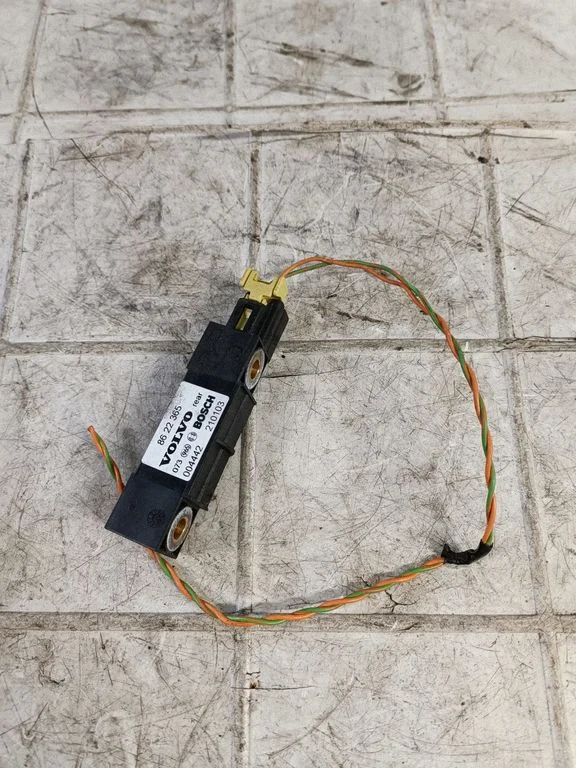 Airbag deployment crash/impact sensor 8622365