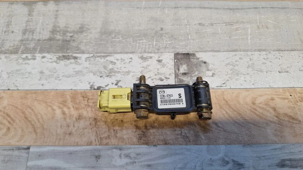 Drošības spilvenu trieciena sensors C23657KC0