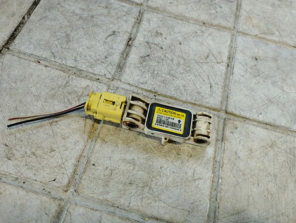 Airbag deployment crash/impact sensor 8651A010