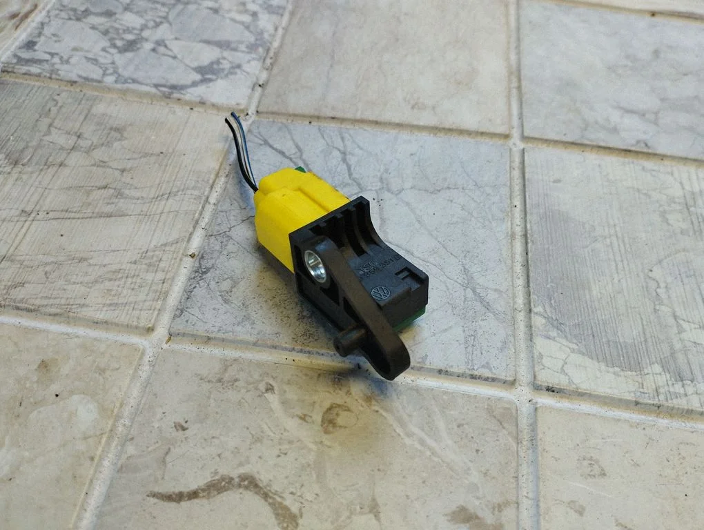 Airbag deployment crash/impact sensor – Volkswagen Passat CC (2008-2016)