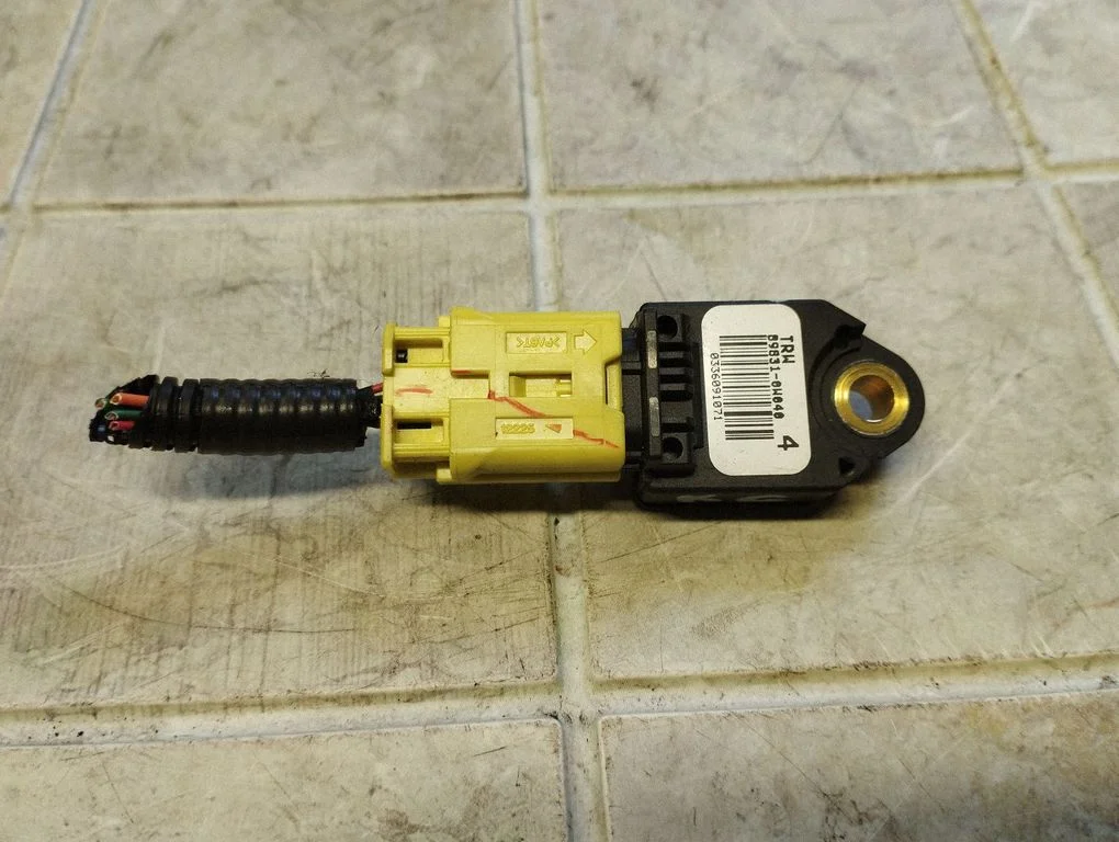 Airbag deployment crash/impact sensor 898310W040
