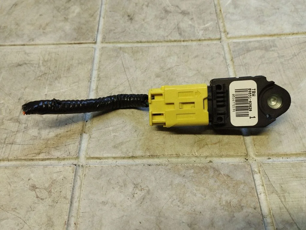 Airbag deployment crash/impact sensor 8983102020