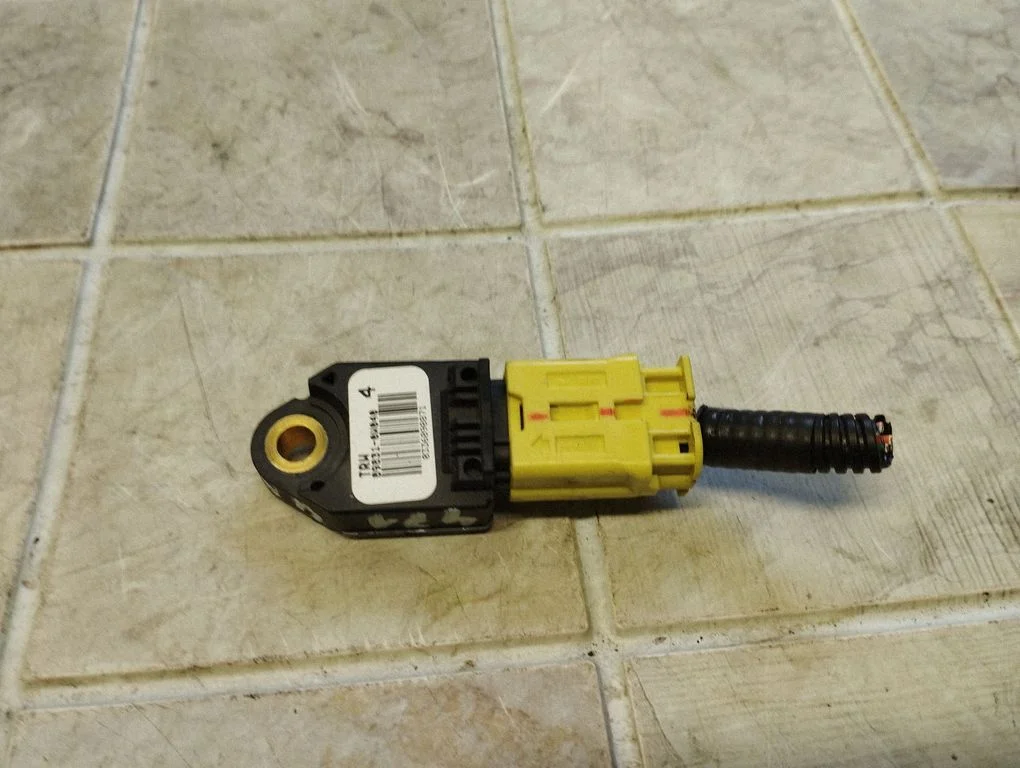 Airbag deployment crash/impact sensor 898310W040