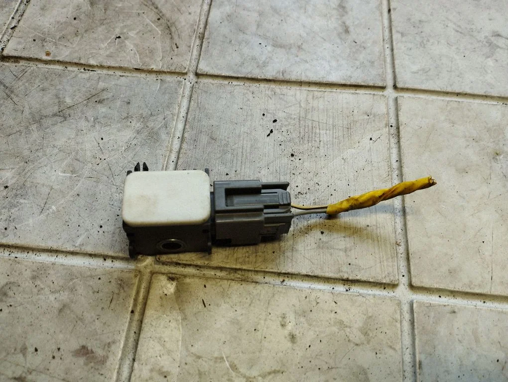 Airbag deployment crash/impact sensor 959202B000