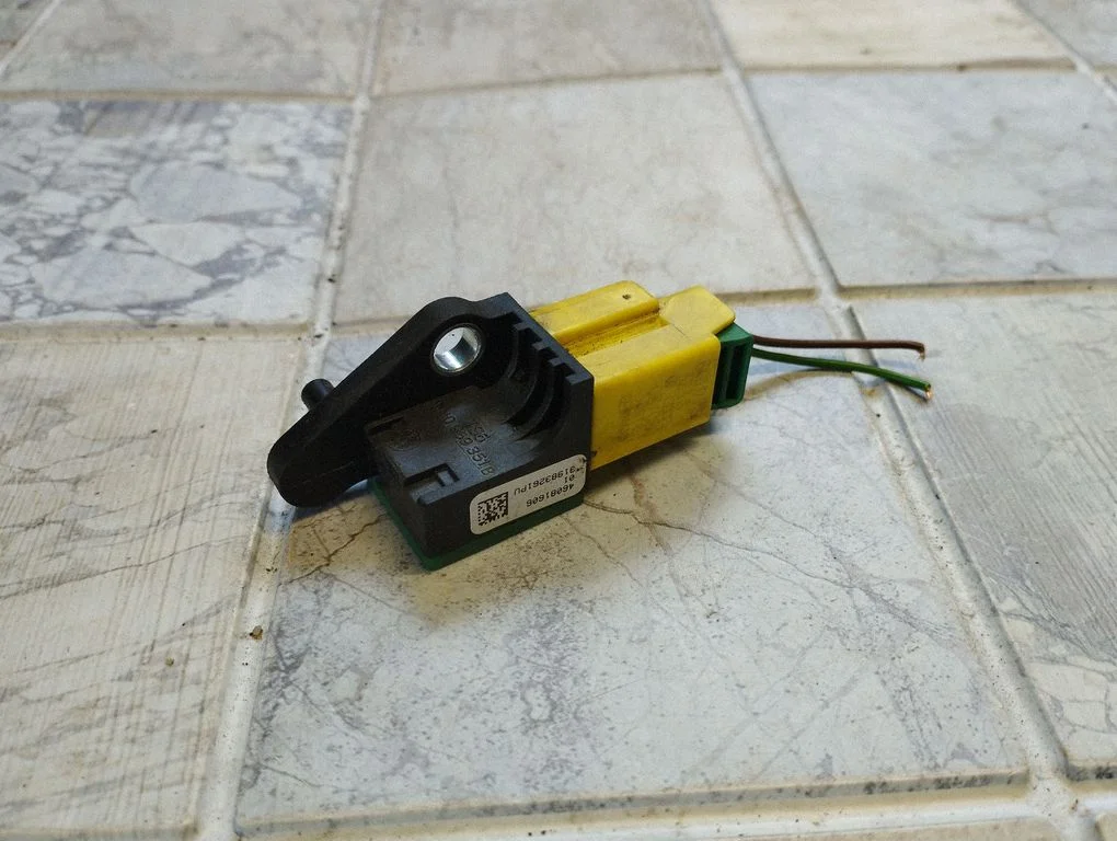 Airbag deployment crash/impact sensor – Volkswagen Passat CC (2008-2016)