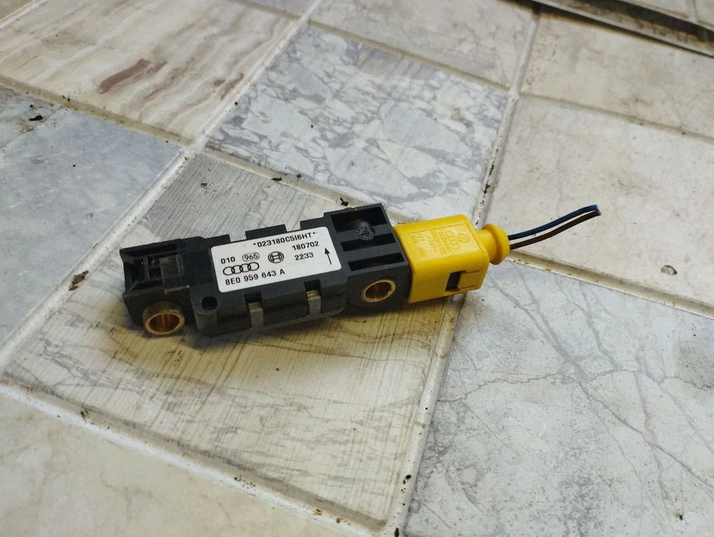 Airbag deployment crash/impact sensor 8E0959643A