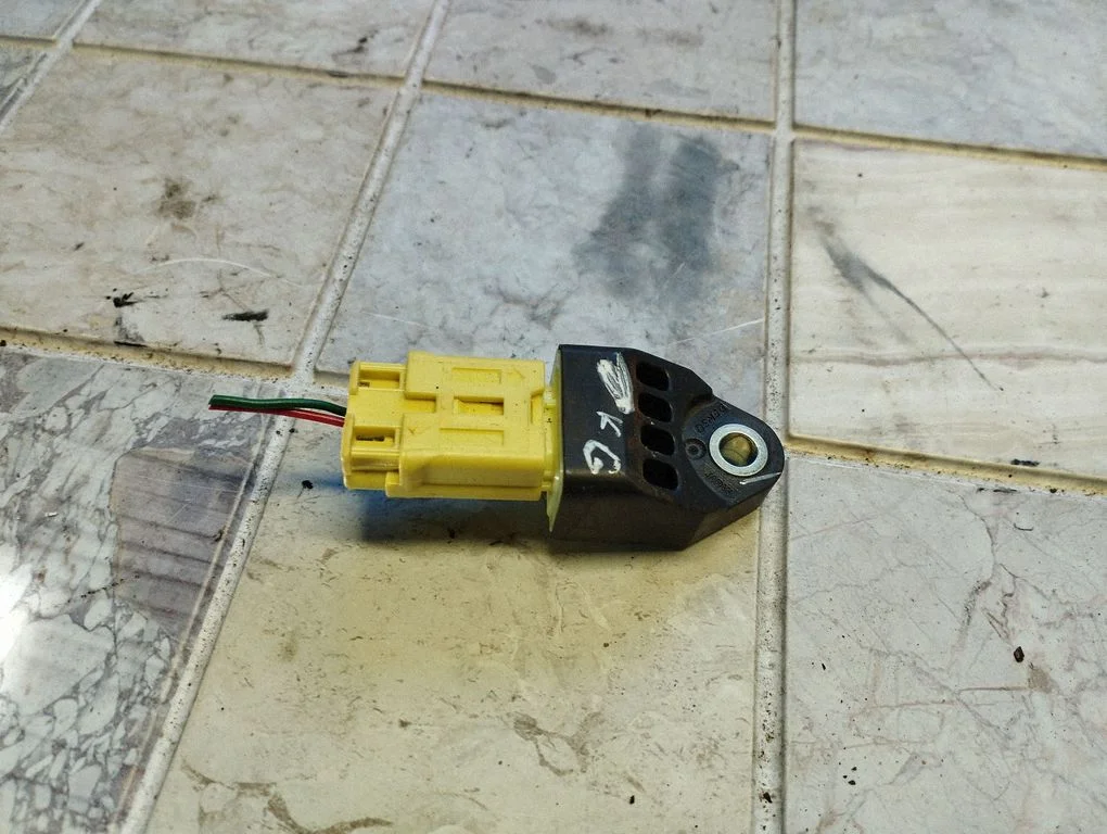 Airbag deployment crash/impact sensor 98237AJ000