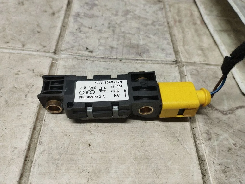 Airbag deployment crash/impact sensor 8E0959643A
