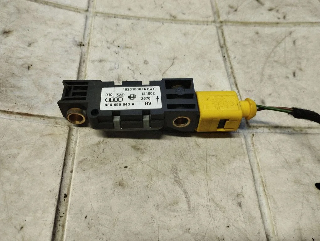 Airbag deployment crash/impact sensor 8E0959643A