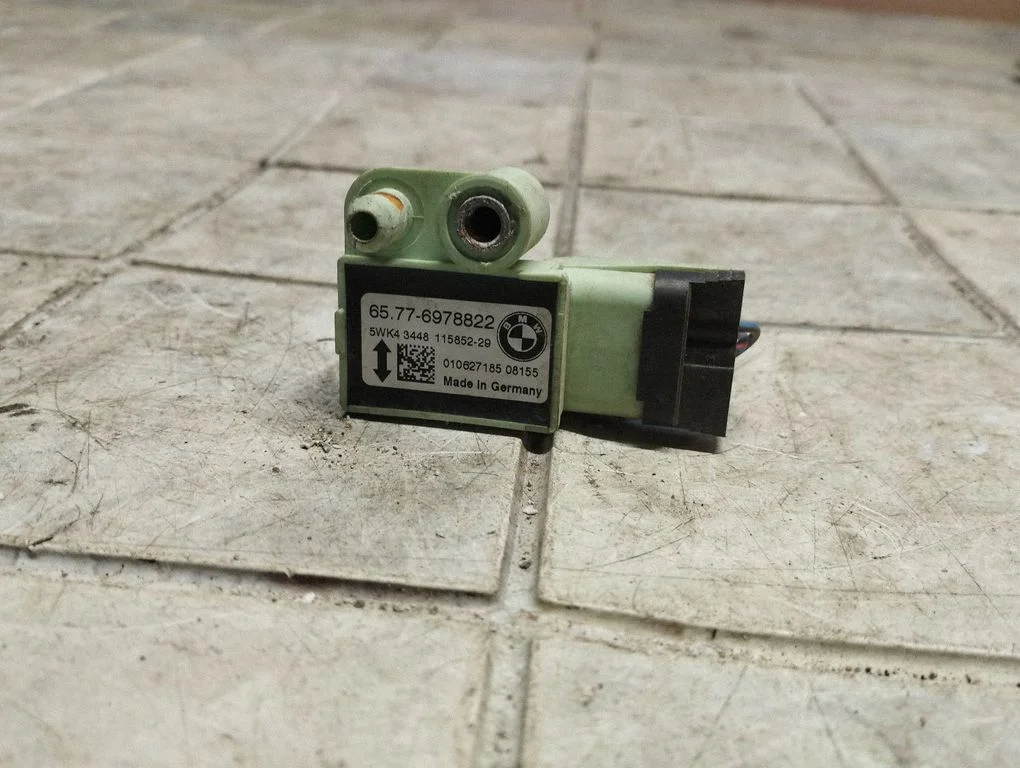 Airbag deployment crash/impact sensor 65776978822