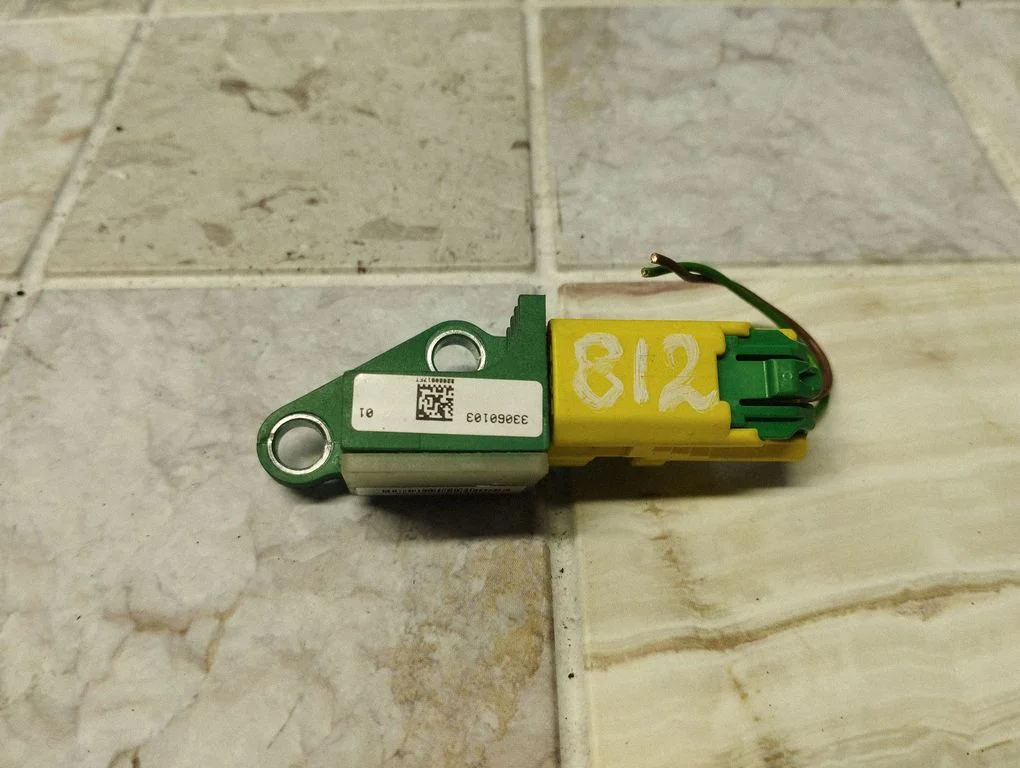 Drošības spilvenu trieciena sensors 3C0909606
