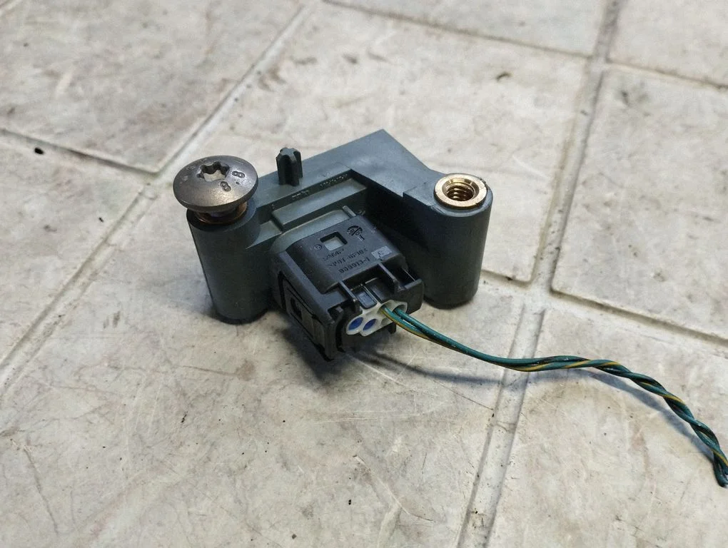 Drošības spilvenu trieciena sensors 9159314
