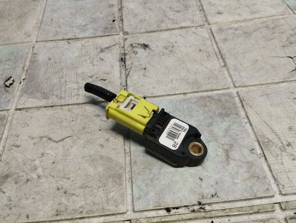 Airbag deployment crash/impact sensor 8983102080