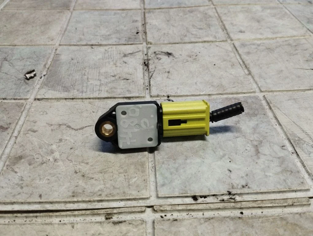 Airbag deployment crash/impact sensor 8983102060