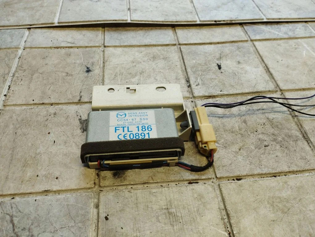 Czujnik zderzeniowy poduszek powietrznych CC5467SS0