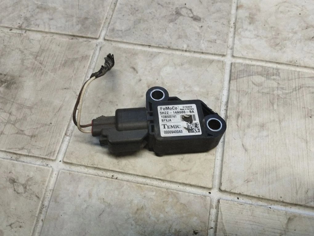 Airbag deployment crash/impact sensor – Land Rover Range Rover Sport L320 (2005-2013)