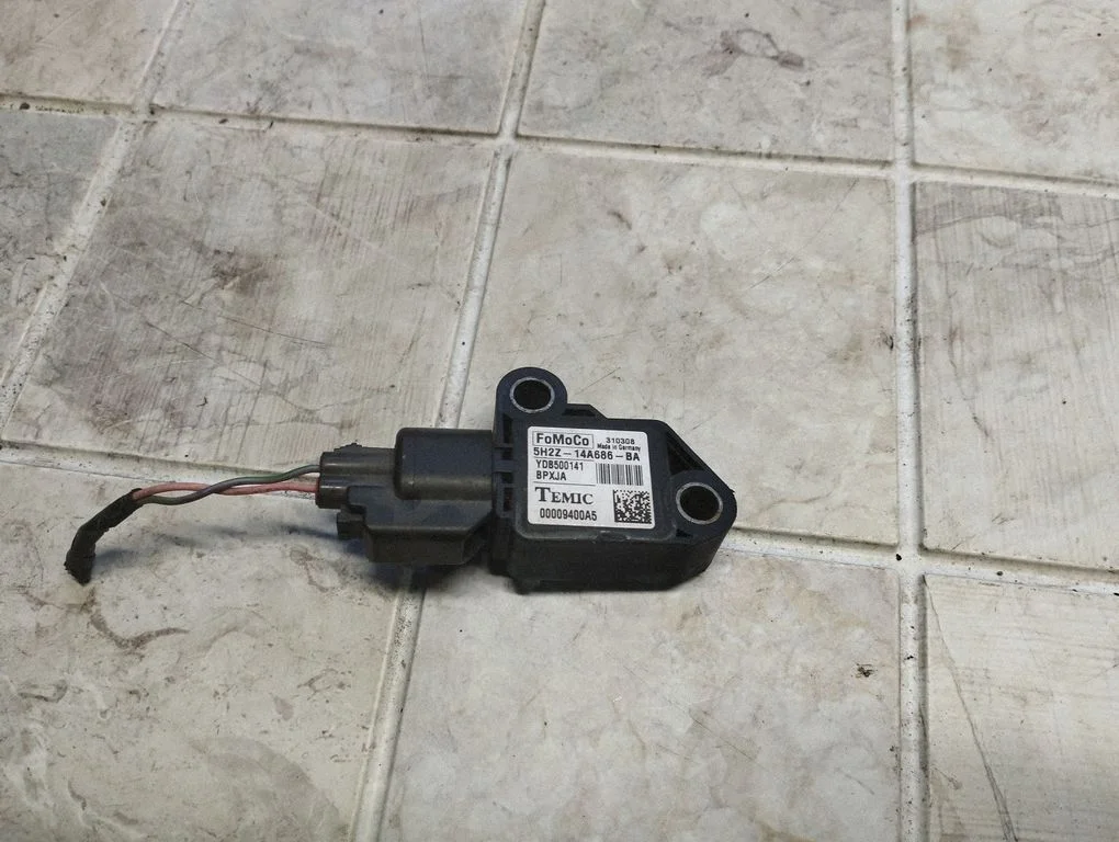 Airbag deployment crash/impact sensor – Land Rover Range Rover Sport L320 (2005-2013)