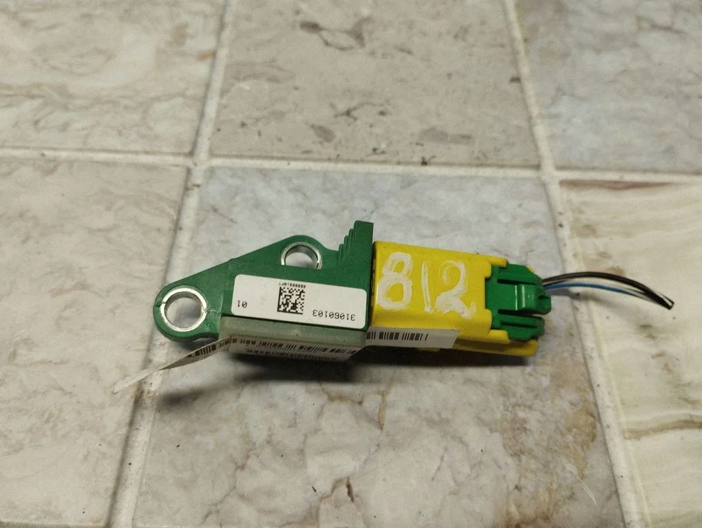 Drošības spilvenu trieciena sensors 3C0909606