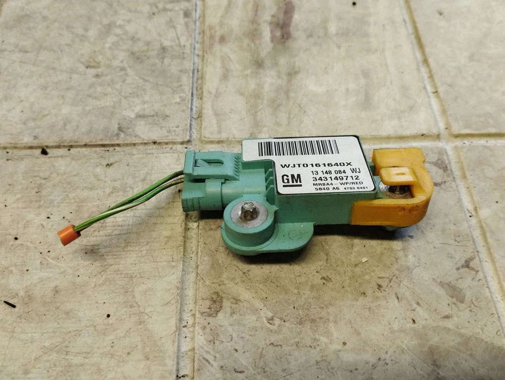 Airbag deployment crash/impact sensor 13148084WJ