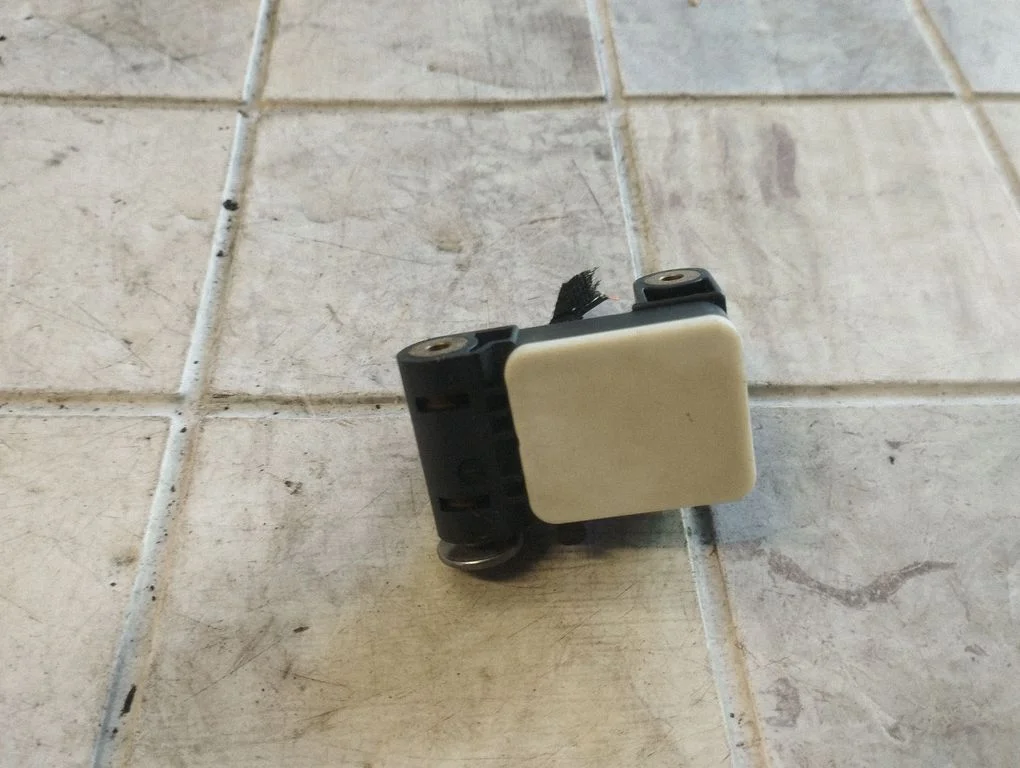 Airbag deployment crash/impact sensor 6911003