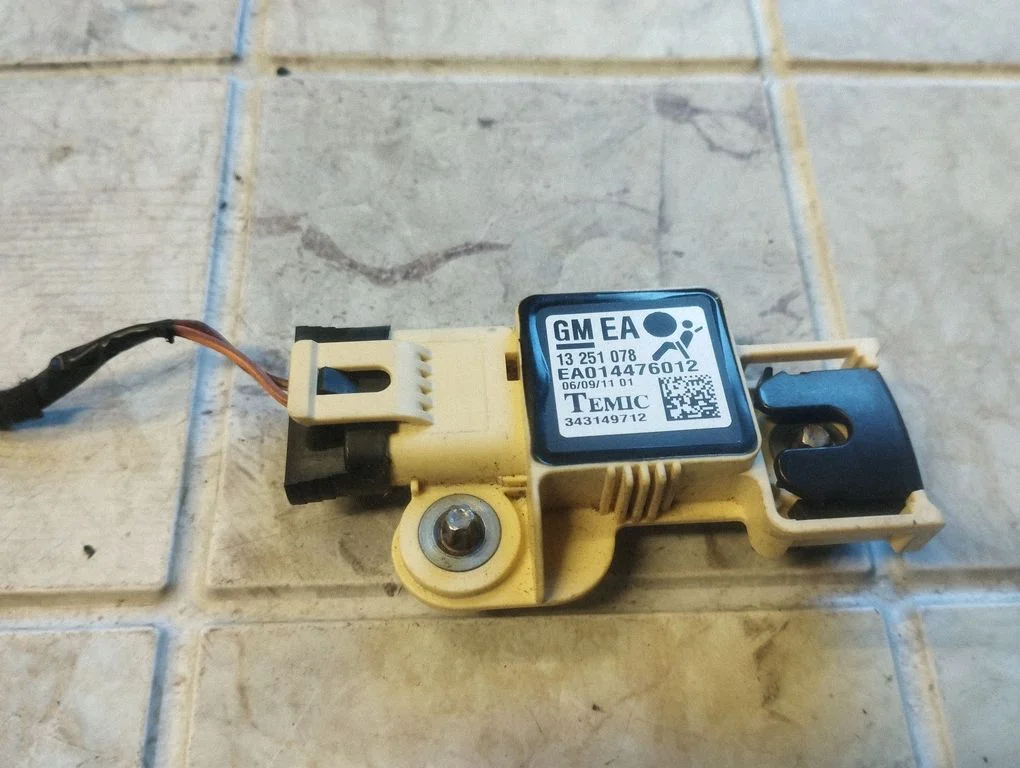 Airbag deployment crash/impact sensor 13251078