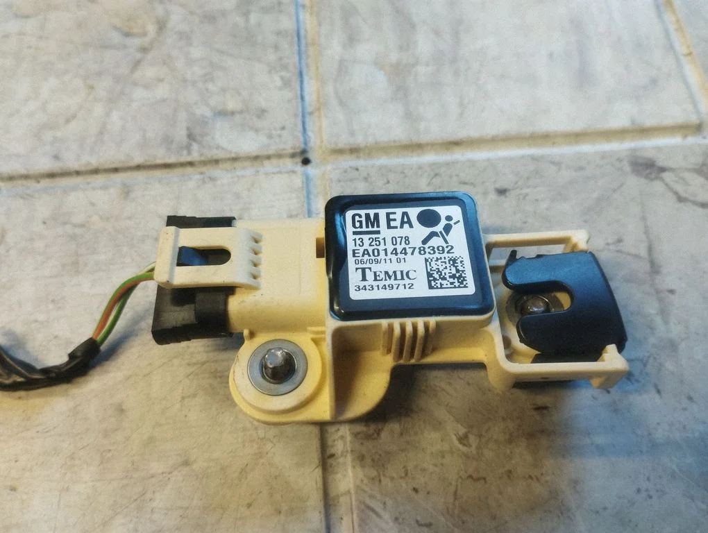 Airbag deployment crash/impact sensor 13251078