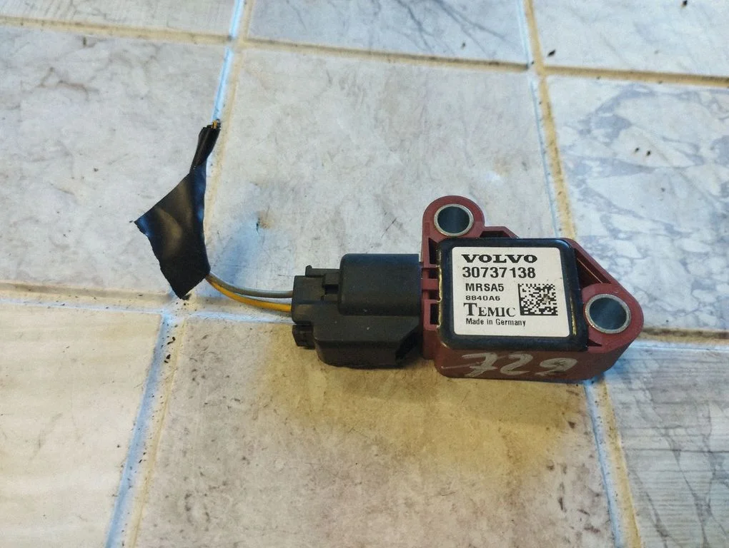 Airbag deployment crash/impact sensor 30737138