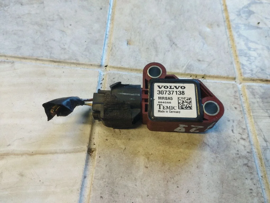 Airbag deployment crash/impact sensor 30737138